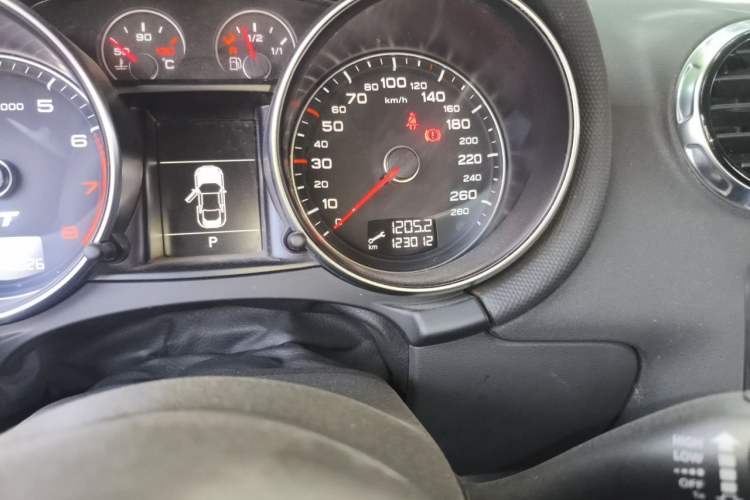 Used Audi TT 2013 TT Coupe 45 TFSI Odometer Close Up