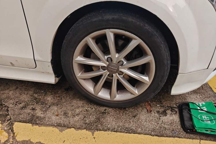 Used Audi TT 2013 TT Coupe 45 TFSI Right Front Wheel Hub