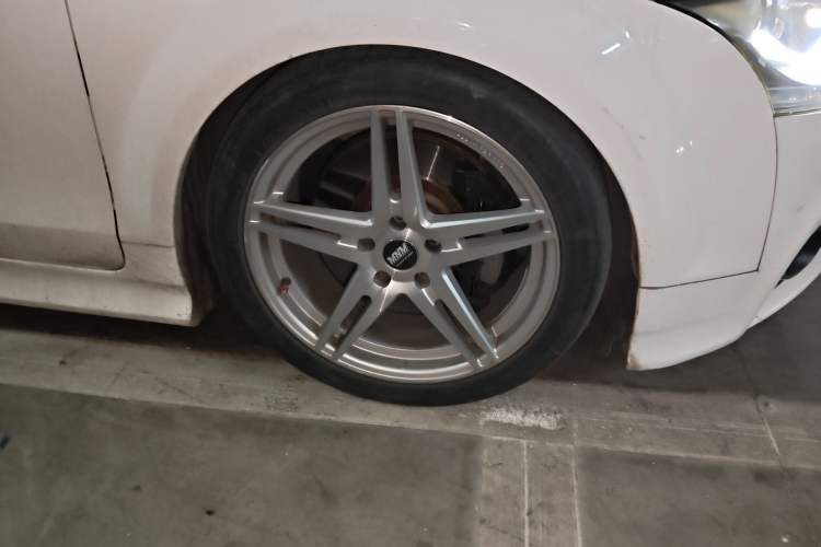 Used Audi TT 2013 TT Coupe 45 TFSI quattro Right Front Wheel Hub