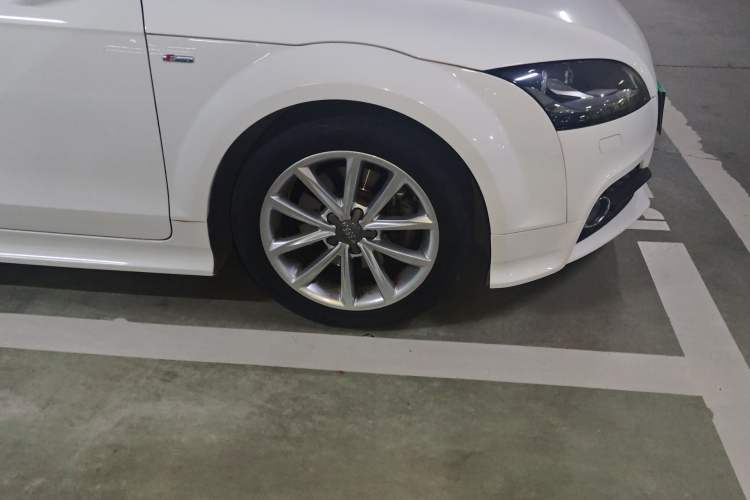 Used Audi TT 2013 TT Coupe 45 TFSI Right Front Wheel Hub