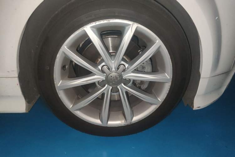 Used Audi TT 2013 TT Coupe 45 TFSI Right Front Wheel Hub
