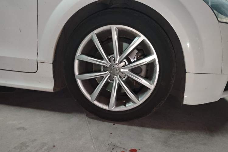 Used Audi TT 2013 TT Coupe 45 TFSI Right Front Wheel Hub