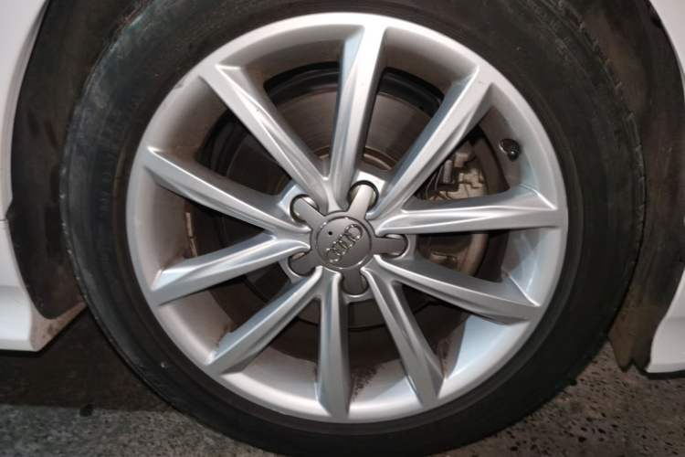 Used Audi TT 2013 TT Coupe 45 TFSI White Classic Edition Right Front Wheel Hub