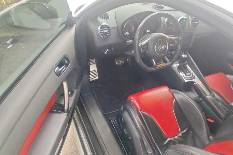 Used Audi TT 2014 TT Coupe 45 TFSI Sport Edition Driver Seat