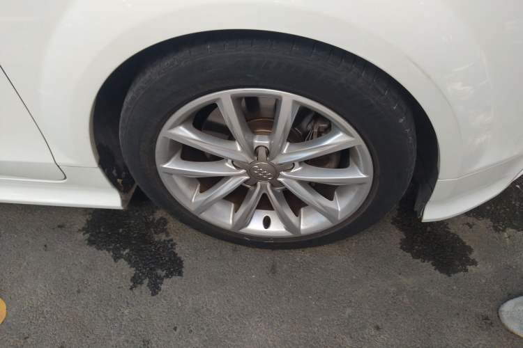 Used Audi TT 2014 TT Coupe 45 TFSI Prestige Edition Right Front Wheel Hub