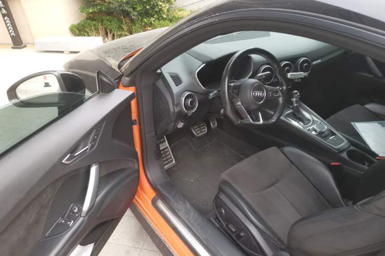 Used Audi TT 2015 TT Coupe 45 TFSI quattro Driver Seat