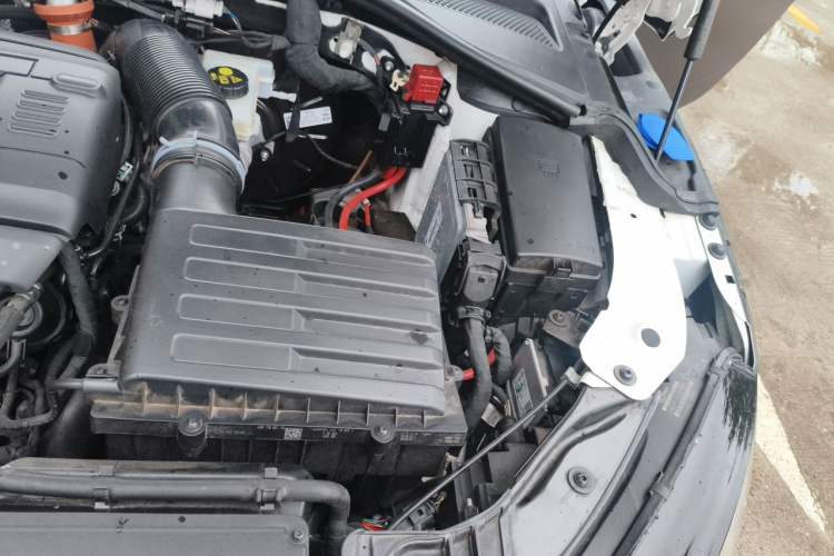 Used Audi TT 2015 TT Coupe 45 TFSI Engine Bay Left