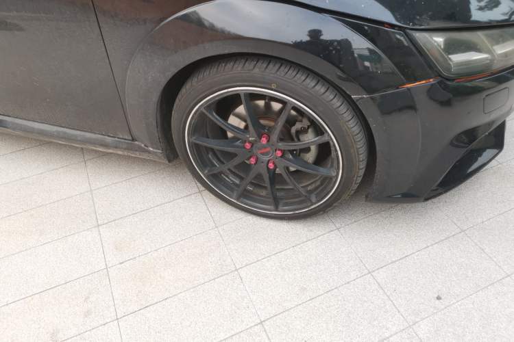 Used Audi TT 2015 TT Coupe 45 TFSI quattro Right Front Wheel Hub