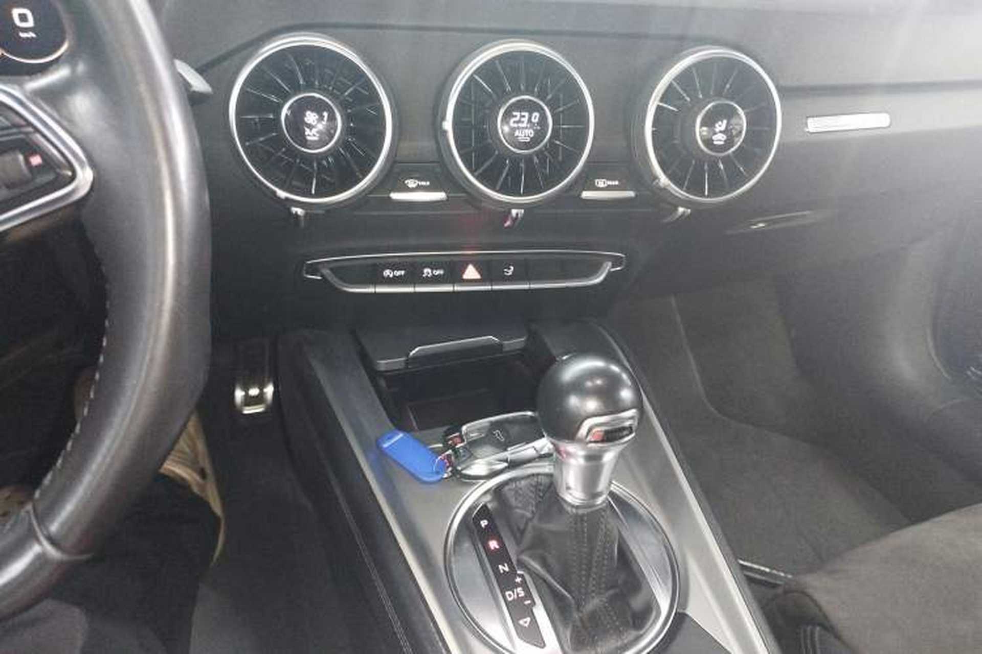 Used Audi TT 2015 TT Coupe 45 TFSI Audio And AC Panel