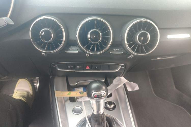 Used Audi TT 2015 TT Coupe 45 TFSI Audio And AC Panel