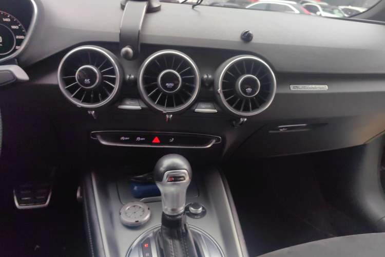 Used Audi TT 2015 TT Coupe 45 TFSI quattro Audio And AC Panel