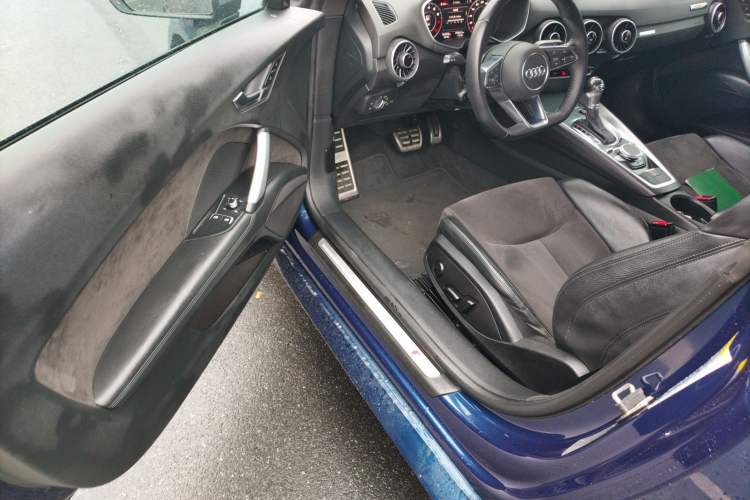 Used Audi TT 2015 TT Coupe 45 TFSI Driver Seat