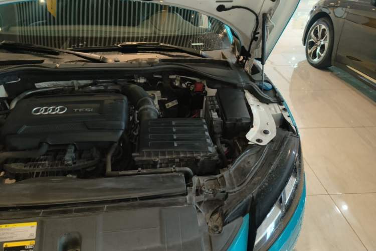 Used Audi TT 2015 TT Coupe 45 TFSI Engine Bay Left