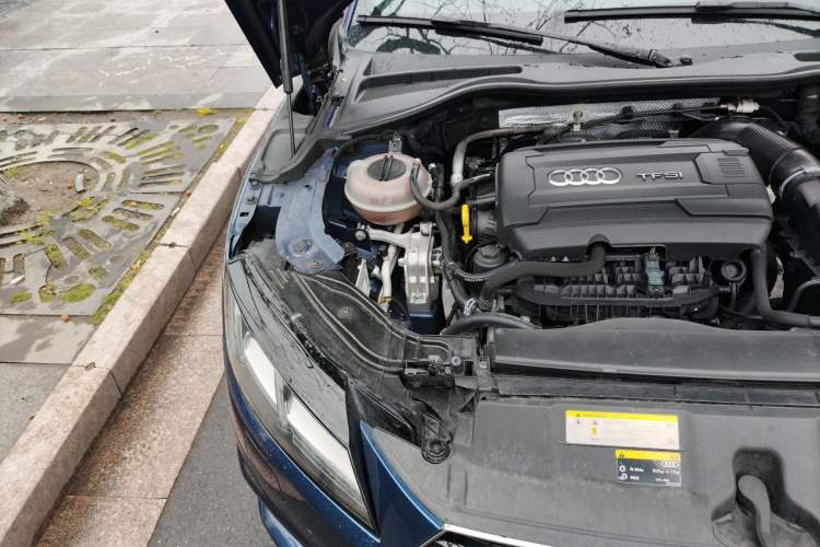Used Audi TT 2015 TT Coupe 45 TFSI Engine Bay Right
