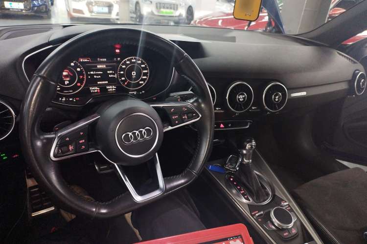 Used Audi TT 2015 TT Coupe 45 TFSI Interior 2