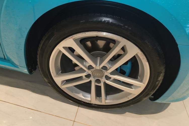 Used Audi TT 2015 TT Coupe 45 TFSI Right Front Wheel Hub