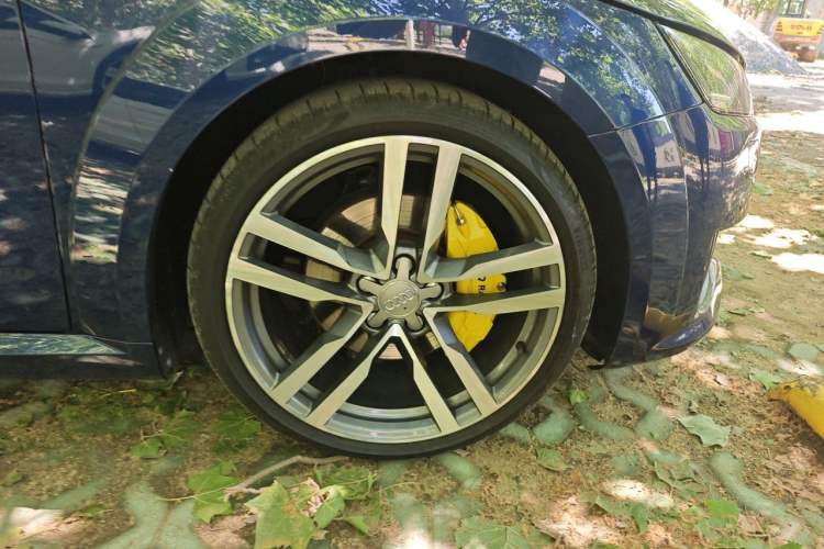 Used Audi TT 2015 TT Coupe 45 TFSI quattro Right Front Wheel Hub