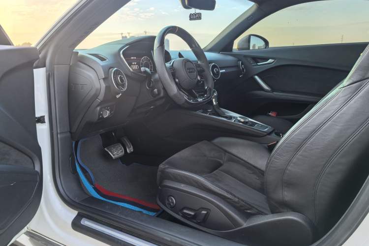 Used Audi TT 2015 TT Coupe 45 TFSI Interior 3