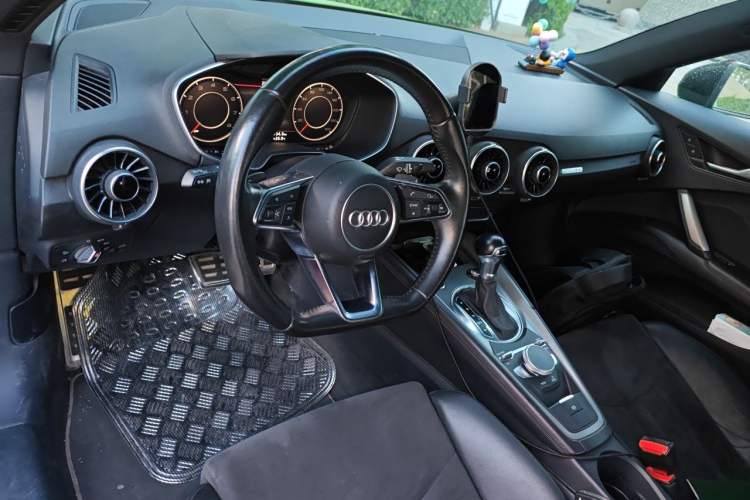 Used Audi TT 2015 TT Coupe 45 TFSI Center Console