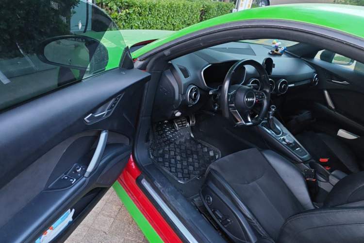Used Audi TT 2015 TT Coupe 45 TFSI Driver Seat