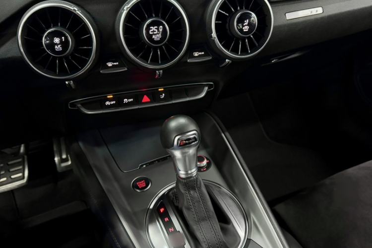 Used Audi TT 2015 TT Coupe 45 TFSI Audio And AC Panel