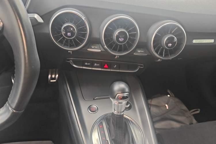 Used Audi TT 2015 TT Coupe 45 TFSI Audio And AC Panel