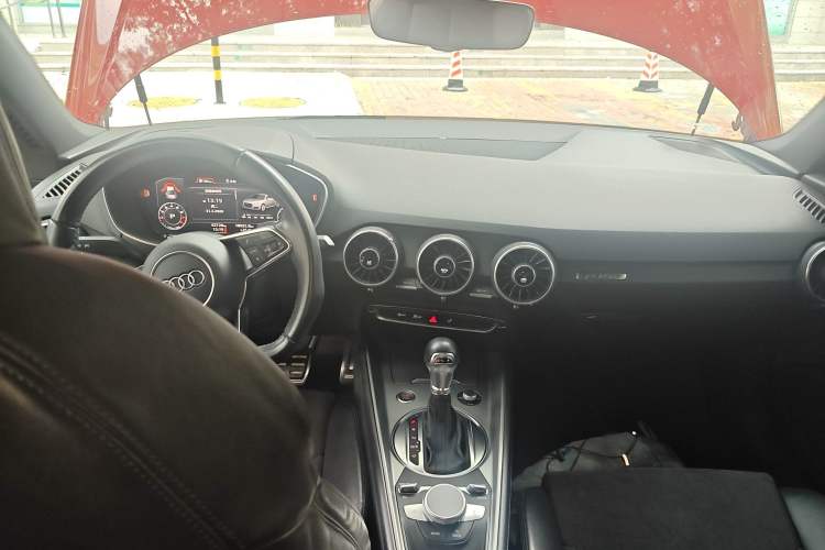 Used Audi TT 2015 TT Coupe 45 TFSI Center Console
