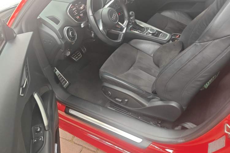 Used Audi TT 2015 TT Coupe 45 TFSI Driver Seat