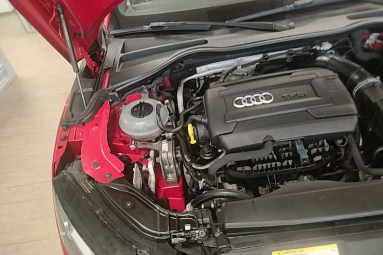 Used Audi TT 2015 TT Coupe 45 TFSI Engine Bay Right