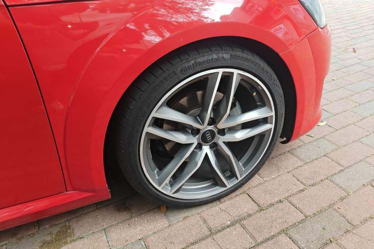 Used Audi TT 2015 TT Coupe 45 TFSI Right Front Wheel Hub