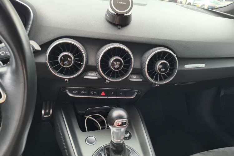 Used Audi TT 2015 TT Coupe 45 TFSI Audio And AC Panel