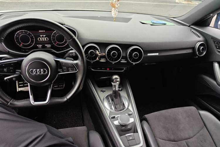Used Audi TT 2015 TT Coupe 45 TFSI Center Console