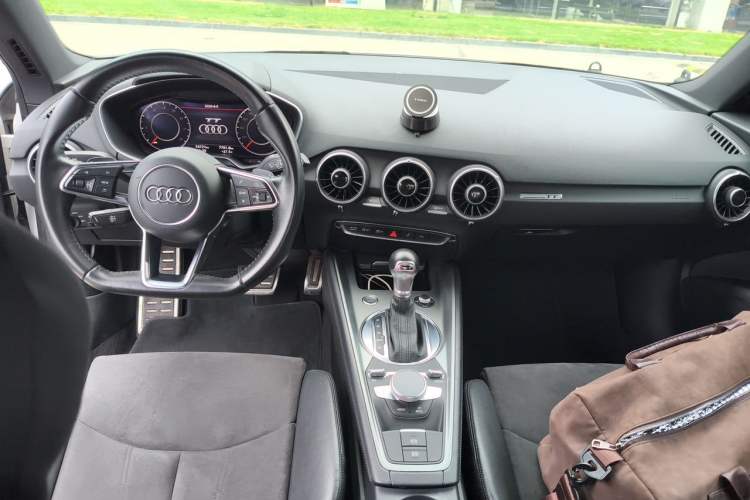 Used Audi TT 2015 TT Coupe 45 TFSI Center Console