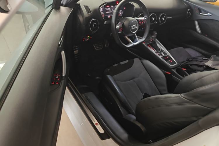 Used Audi TT 2015 TT Coupe 45 TFSI Driver Seat