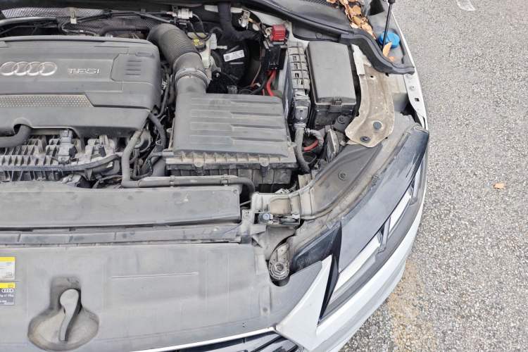 Used Audi TT 2015 TT Coupe 45 TFSI Engine Bay Left