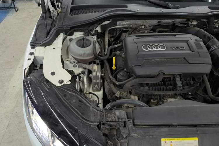 Used Audi TT 2015 TT Coupe 45 TFSI Engine Bay Right
