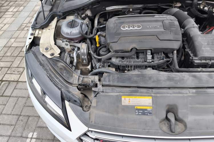 Used Audi TT 2015 TT Coupe 45 TFSI Engine Bay Right