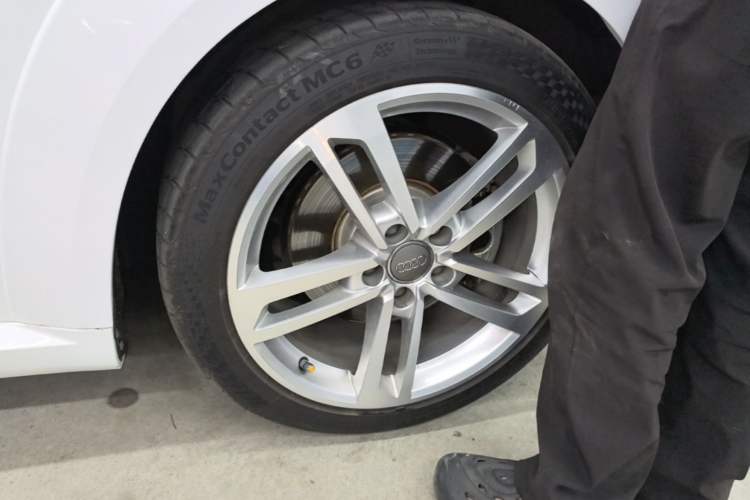 Used Audi TT 2015 TT Coupe 45 TFSI Right Front Wheel Hub