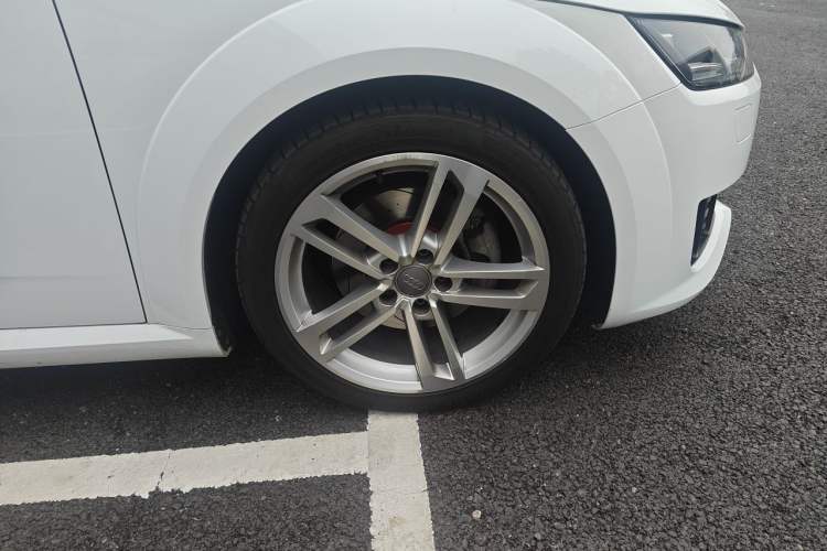 Used Audi TT 2015 TT Coupe 45 TFSI Right Front Wheel Hub