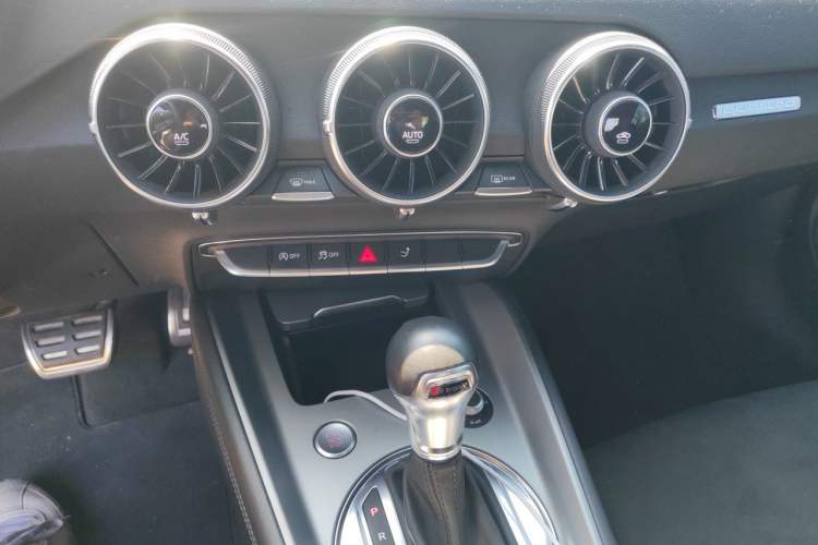 Used Audi TT 2015 TT Coupe 45 TFSI quattro Audio And AC Panel
