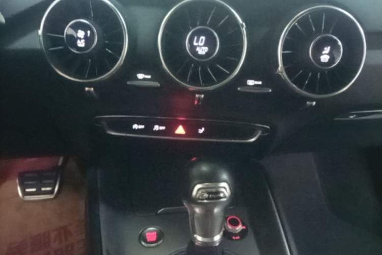 Used Audi TT 2015 TT Coupe 45 TFSI Audio And AC Panel