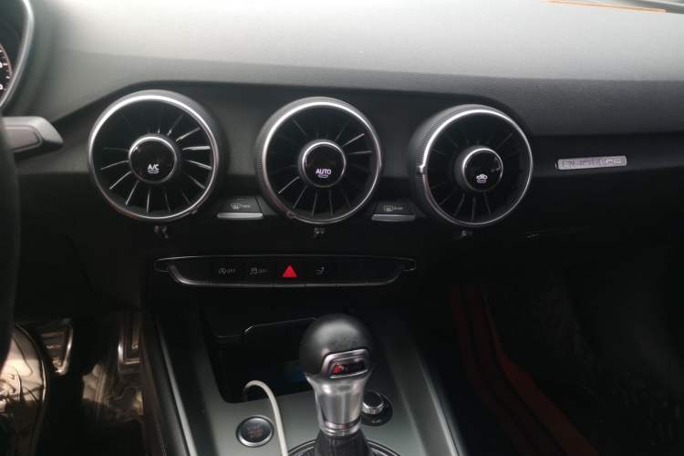 Used Audi TT 2015 TT Coupe 45 TFSI quattro Audio And AC Panel