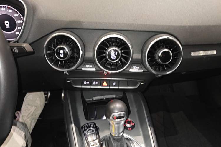 Used Audi TT 2015 TT Coupe 45 TFSI Audio And AC Panel