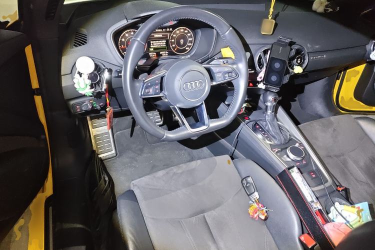 Used Audi TT 2015 TT Coupe 45 TFSI quattro Center Console