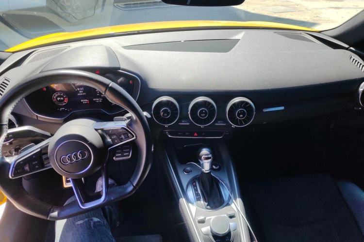 Used Audi TT 2015 TT Coupe 45 TFSI quattro Center Console