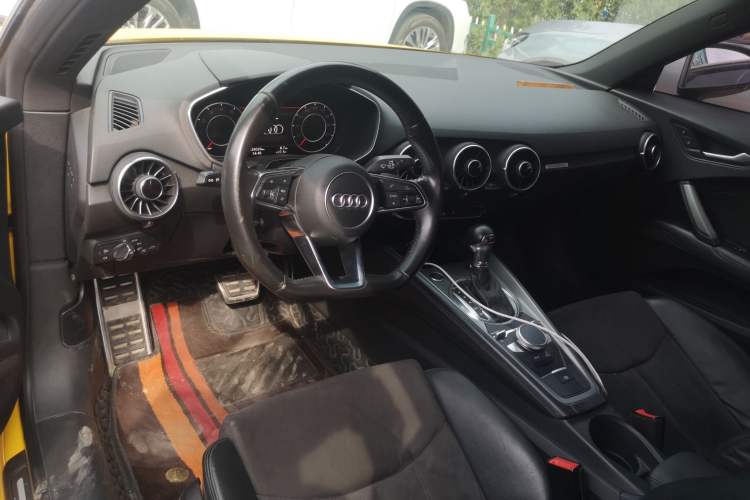 Used Audi TT 2015 TT Coupe 45 TFSI quattro Center Console