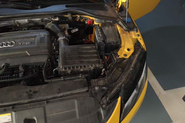 Used Audi TT 2015 TT Roadster 45 TFSI Engine Bay Left