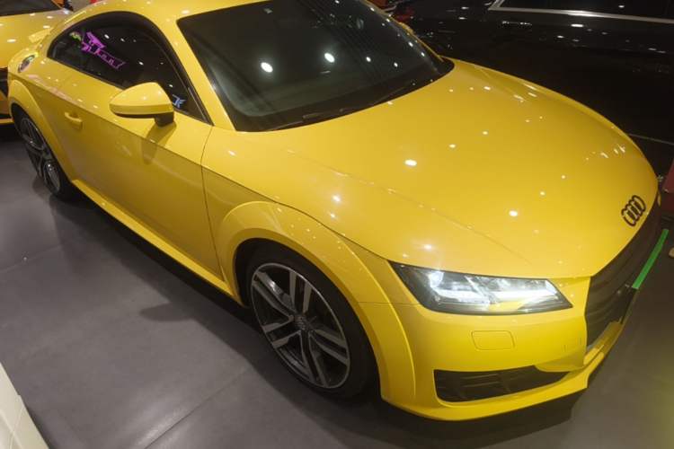 Used Audi TT 2015 TT Coupe 45 TFSI quattro Front Right 45 Deg