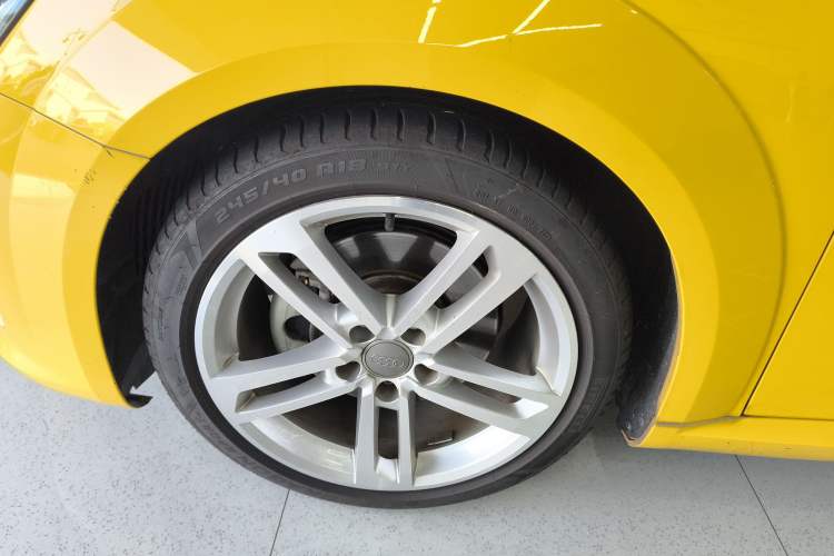Used Audi TT 2015 TT Coupe 45 TFSI Left Front Wheel Hub