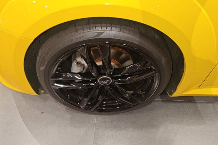 Used Audi TT 2015 TT Coupe 45 TFSI Left Front Wheel Hub